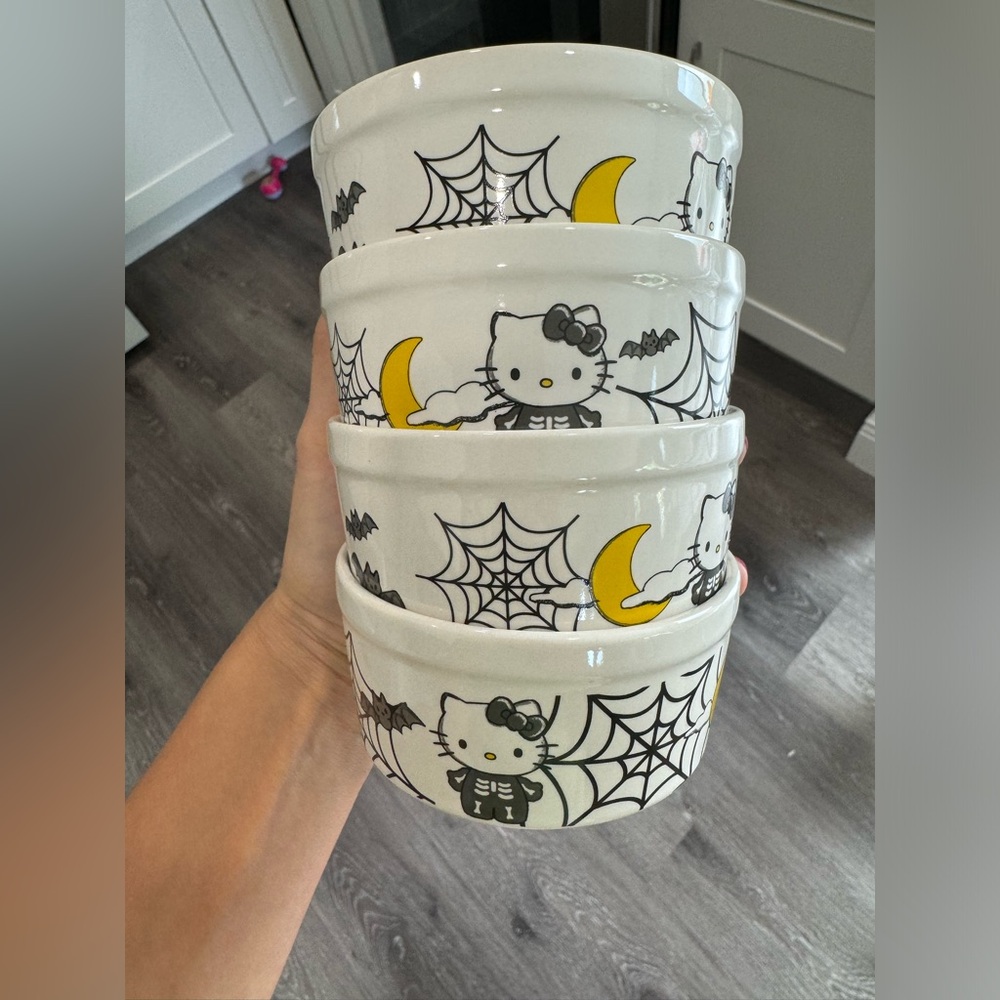 Hello kitty halloween edition small casserole bowls set of 4